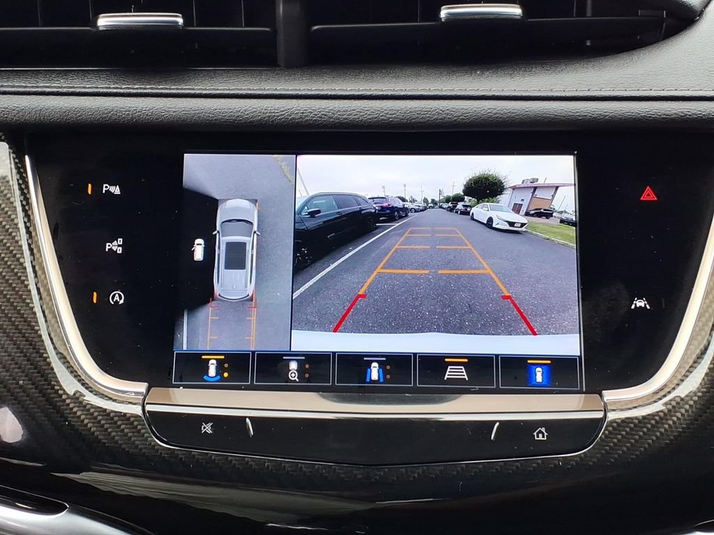Used 2024 Cadillac XT6 Sport w/ Technology Package AWD/4WD image 11