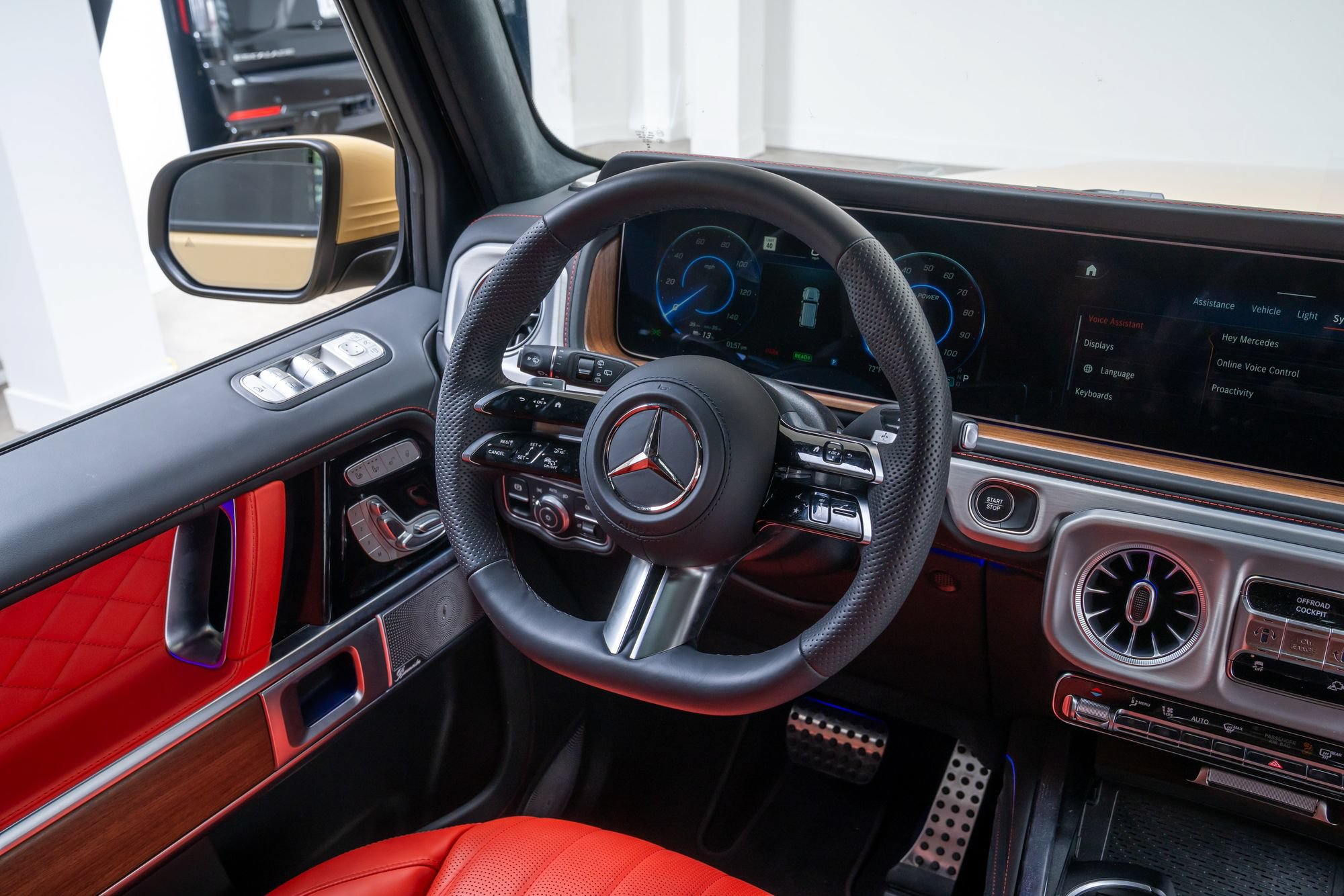 Used 2025 Mercedes-Benz G 580 w/ EQ Technology image 10