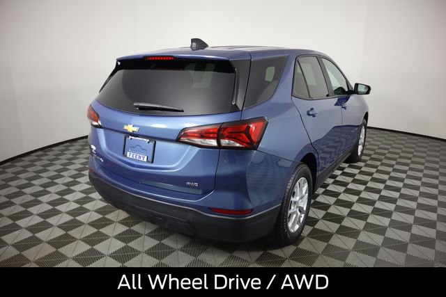 Used 2024 Chevrolet Equinox LS w/ LS Convenience Package AWD/4WD image 3