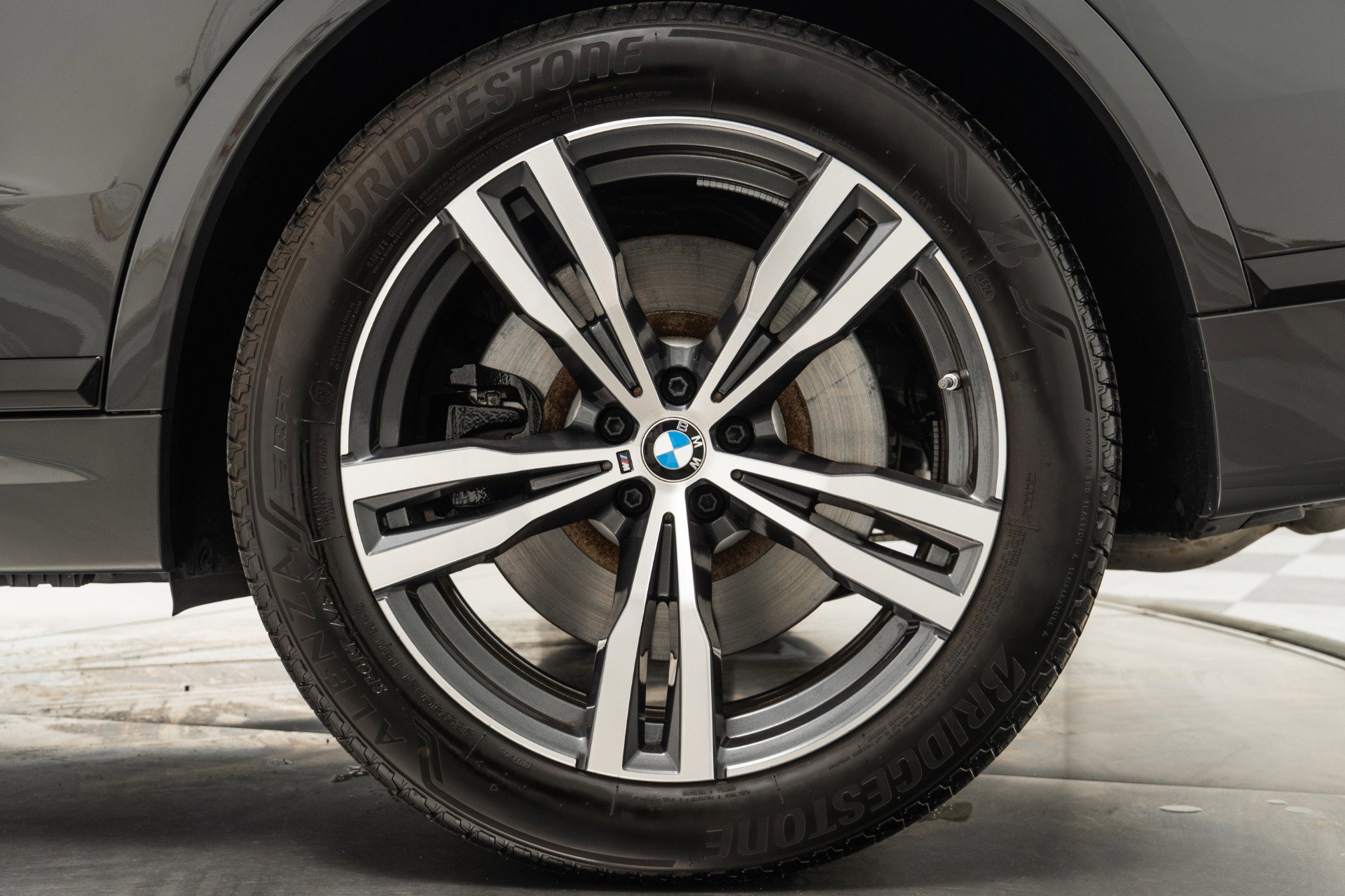 Used 2025 BMW X7 M60i image 11