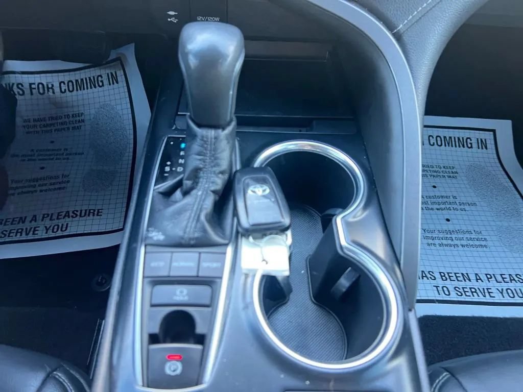 Used 2018 Toyota Camry XSE FWD image 42