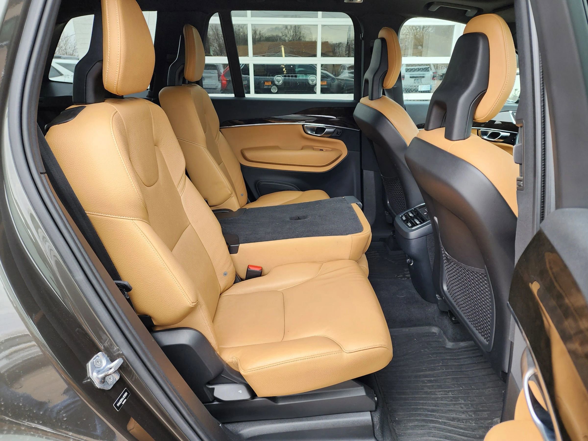 Used 2018 Volvo XC90 T6 Momentum w/ Convenience Package image 12