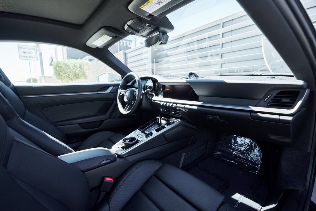 Used 2024 Porsche 911 Carrera 4S w/ Premium Package image 33