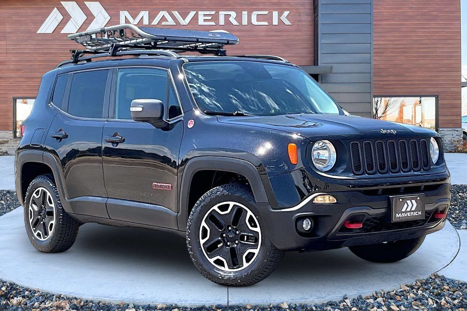 Used 2016 Jeep Renegade Trailhawk w/ Premium Trailhawk Package AWD/4WD image 1