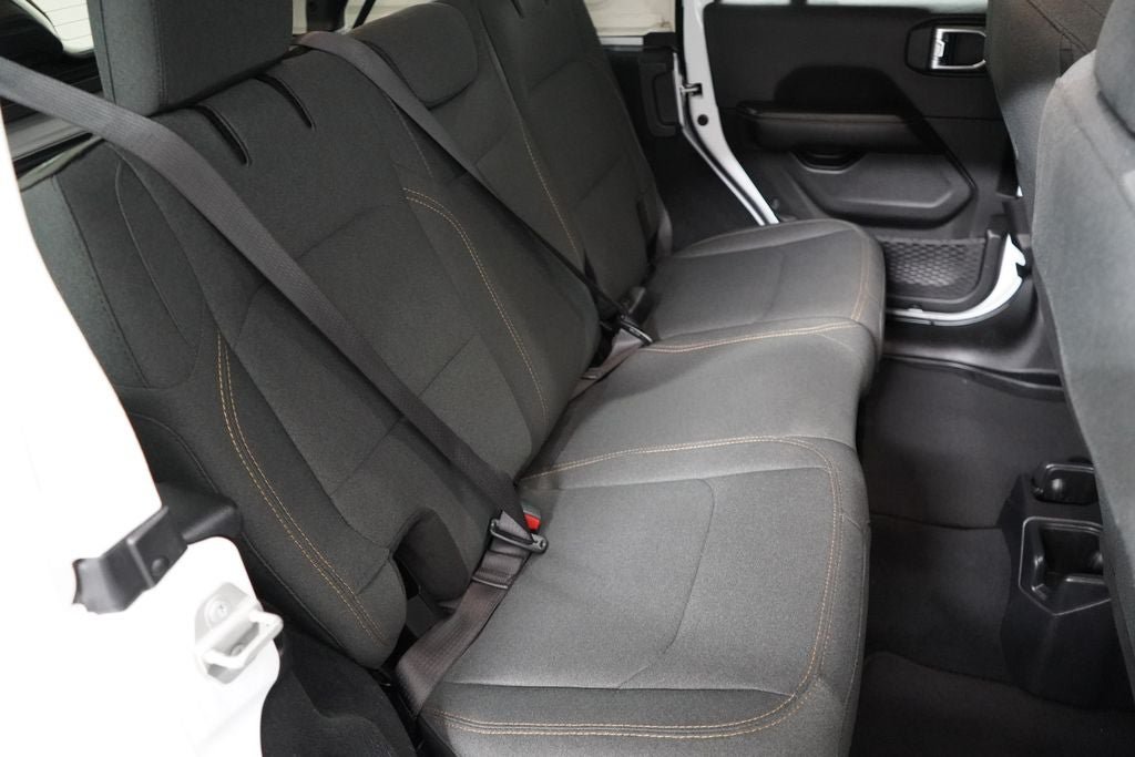 Used 2024 Jeep Wrangler Unlimited Sahara AWD/4WD image 26