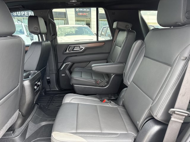 Used 2025 GMC Yukon Denali w/ Sun & Power Step Package image 6