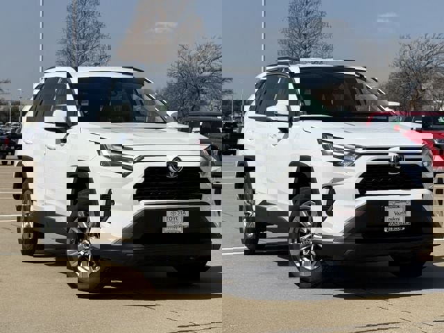 Used 2024 Toyota RAV4 LE image 2