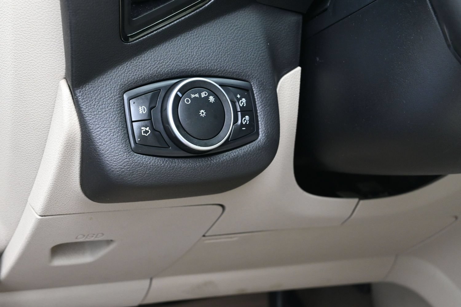 Used 2016 Ford Escape Titanium w/ Equipment Group 301A AWD/4WD image 23