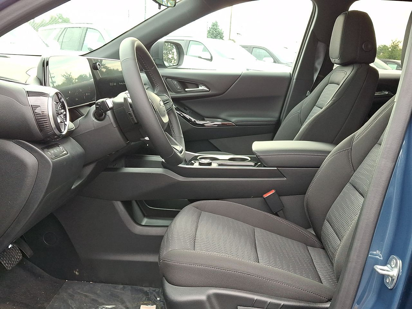 New 2027 Chevrolet Equinox LT w/ Midnight Edition AWD/4WD image 6
