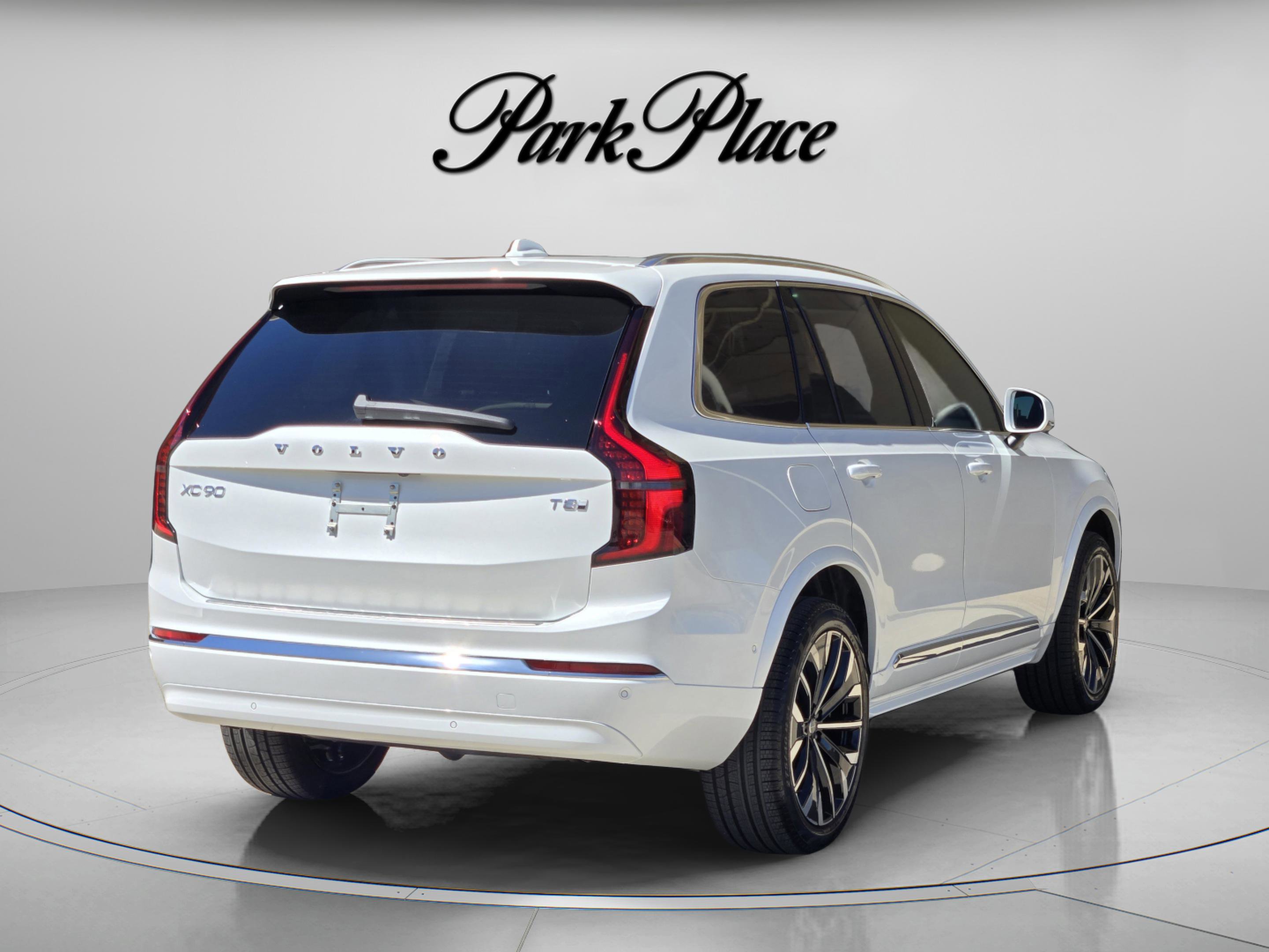 New 2026 Volvo XC90 T8 Plus w/ Protection Package Premier image 6
