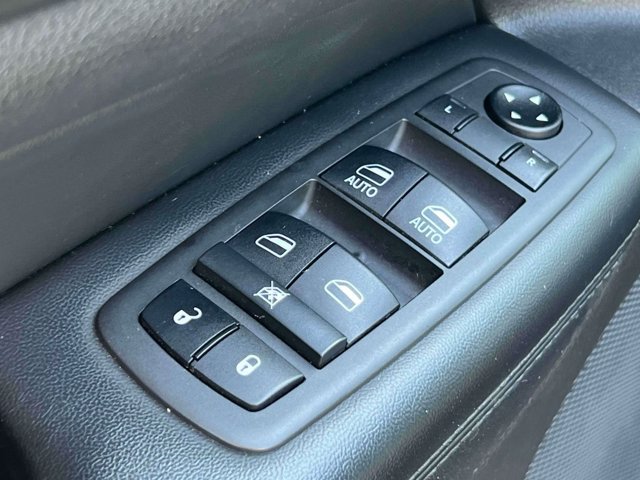 Used 2019 Jeep Grand Cherokee Altitude AWD/4WD image 22
