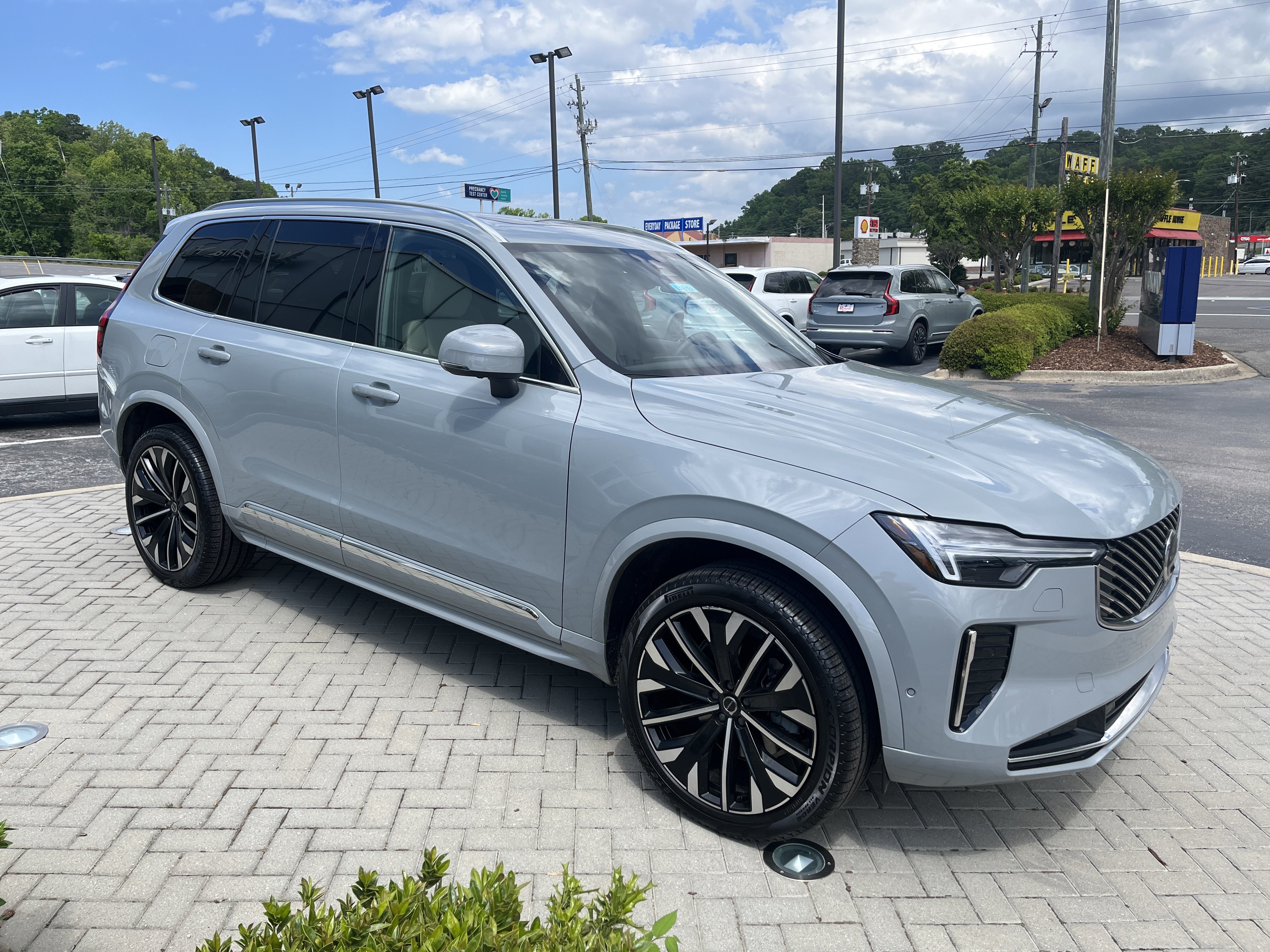 New 2026 Volvo XC90 B6 Plus w/ Protection Package Premier AWD/4WD image 7