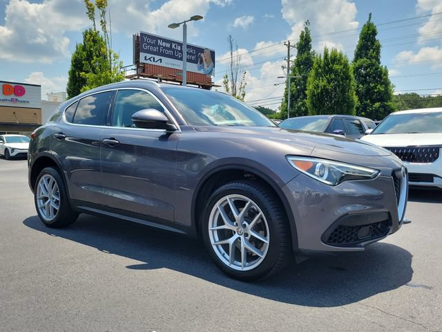 Used 2018 Alfa Romeo Stelvio AWD image 3