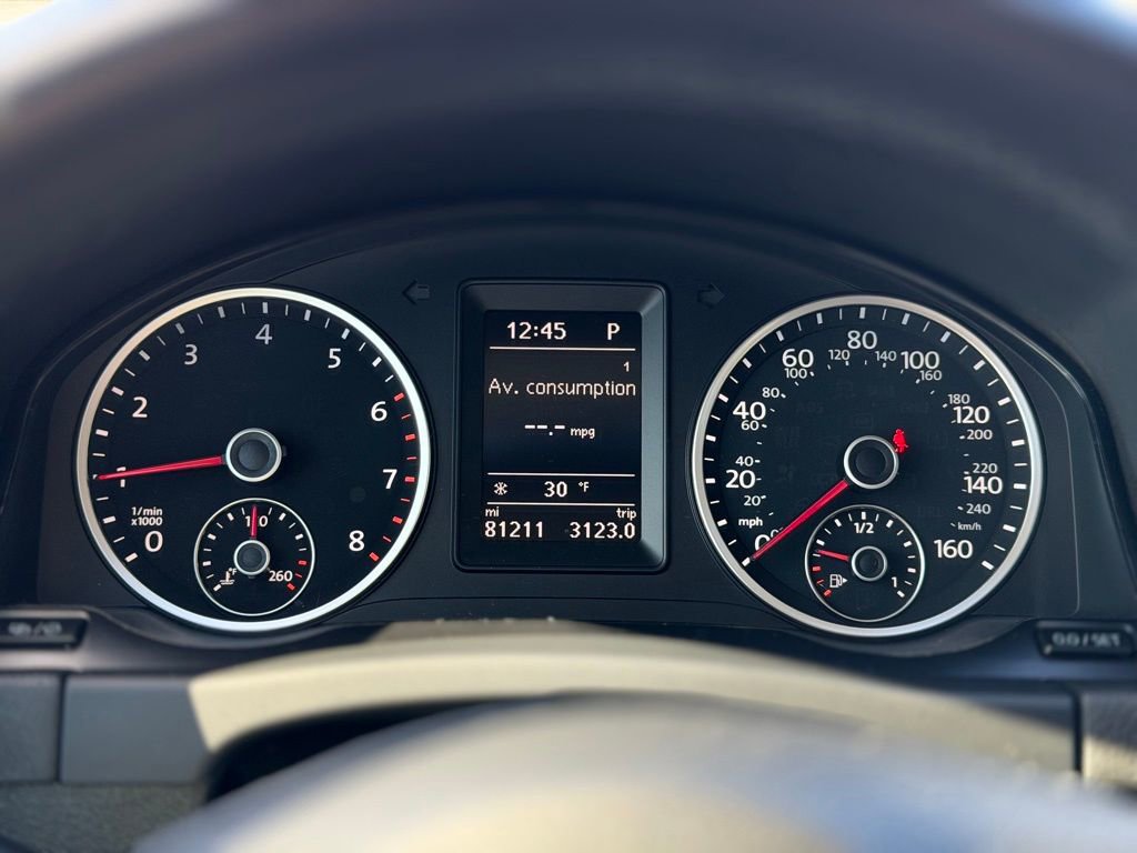 Used 2017 Volkswagen Tiguan S image 12