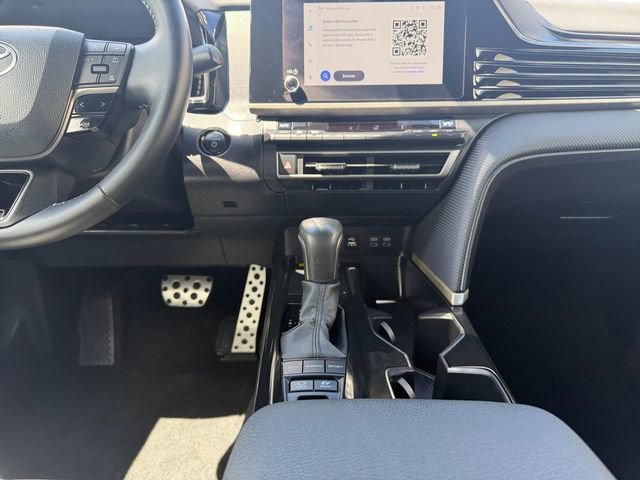 Used 2025 Toyota Camry SE image 15