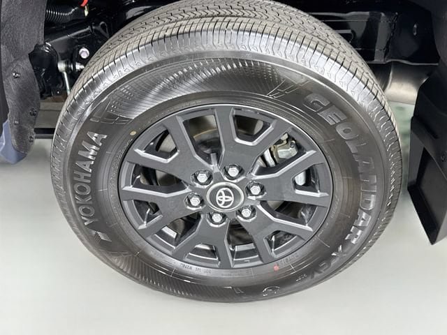 Certified 2026 Toyota 4Runner SR5 AWD/4WD image 31