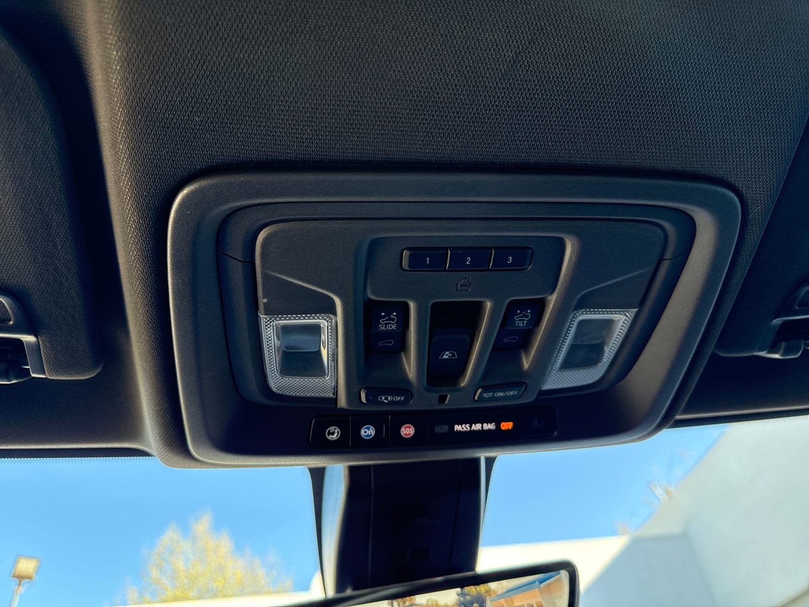 Used 2022 Chevrolet Silverado 2500 LTZ w/ LTZ Plus Package image 21