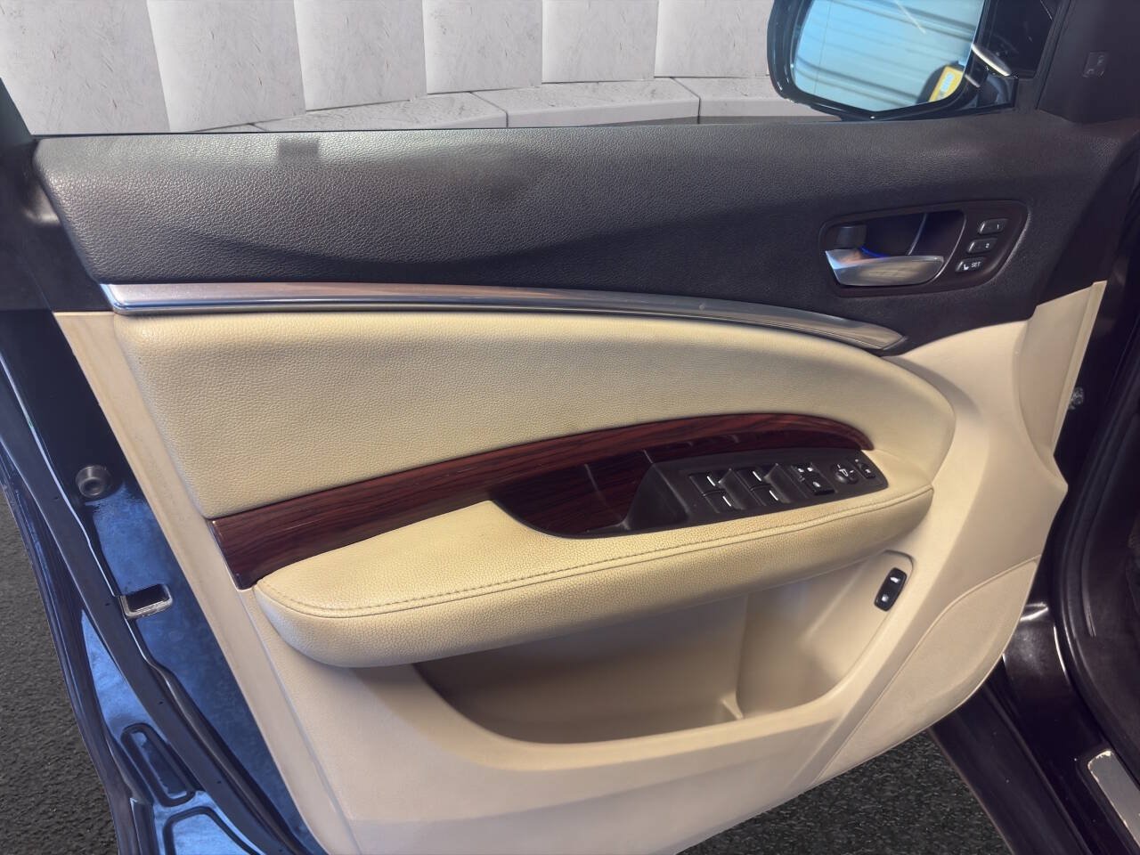 Used 2016 Acura MDX w/ Technology Package AWD/4WD image 9