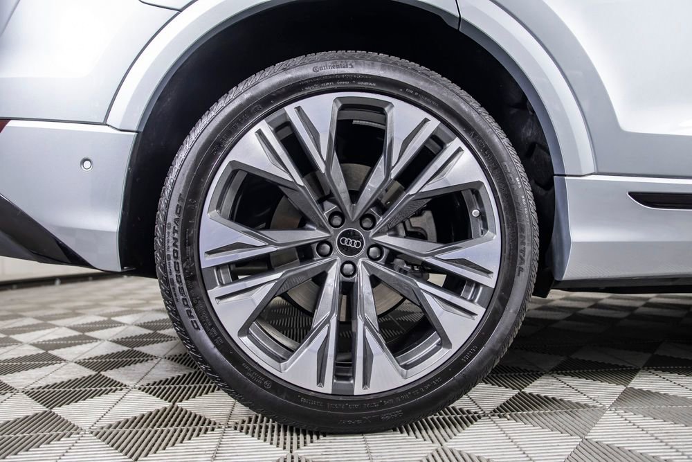 Used 2025 Audi Q8 Prestige image 43