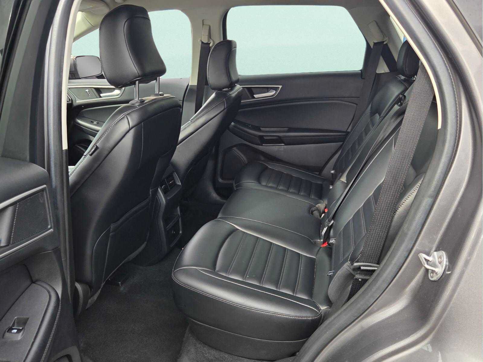 Used 2023 Ford Edge SEL AWD/4WD image 11
