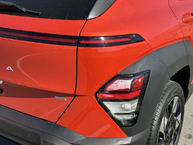 Used 2024 Hyundai Kona SEL AWD/4WD image 5