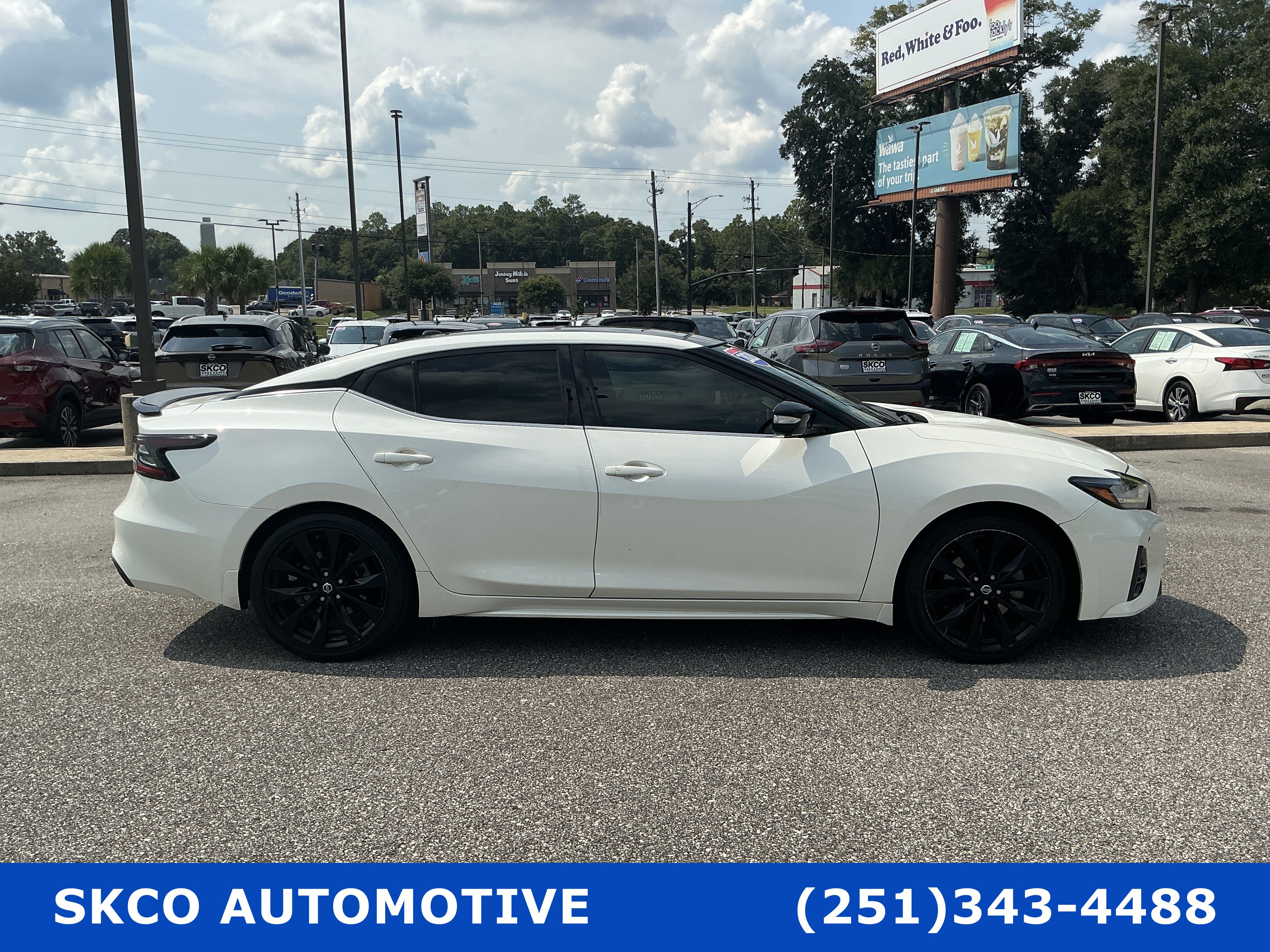 Used 2020 Nissan Maxima SR w/ Sport Mat Group FWD image 6