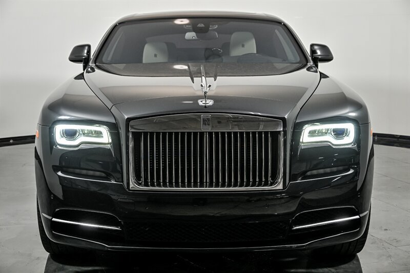 Used 2017 Rolls-Royce Wraith RWD image 4