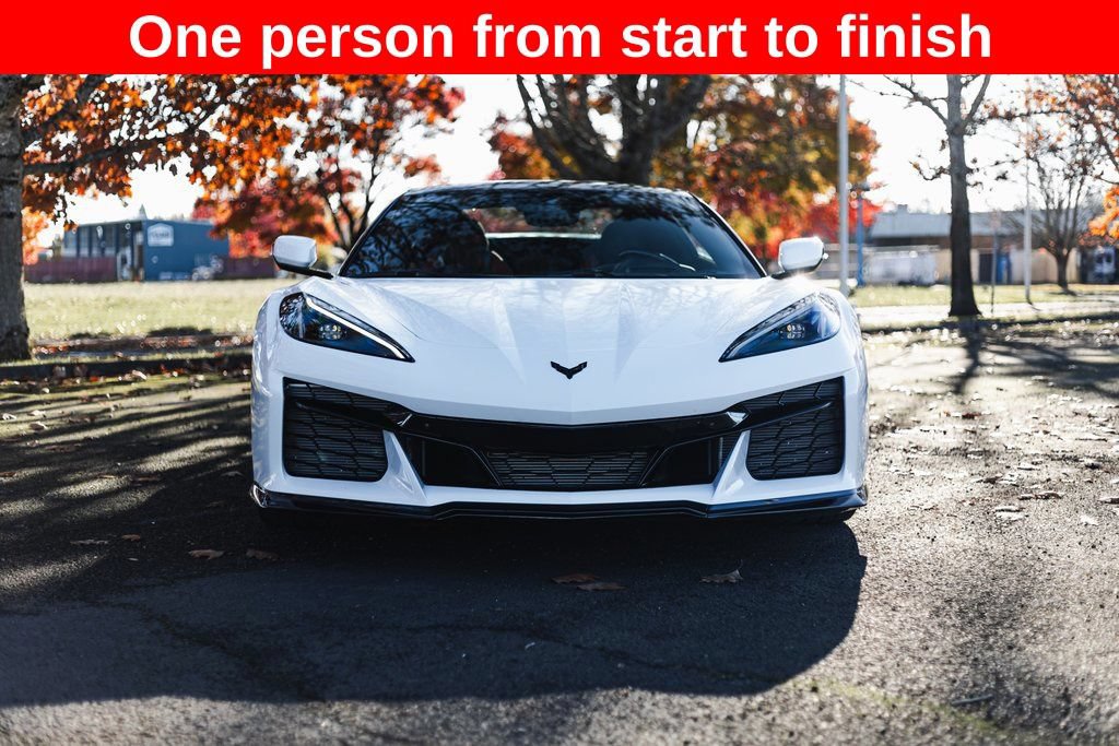 Used 2024 Chevrolet Corvette Z06 w/ Stealth Interior Trim Package RWD image 5