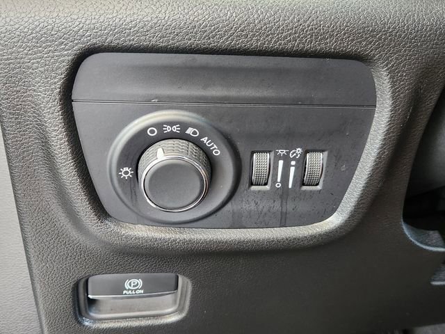 Used 2023 Jeep Grand Cherokee Altitude RWD image 20