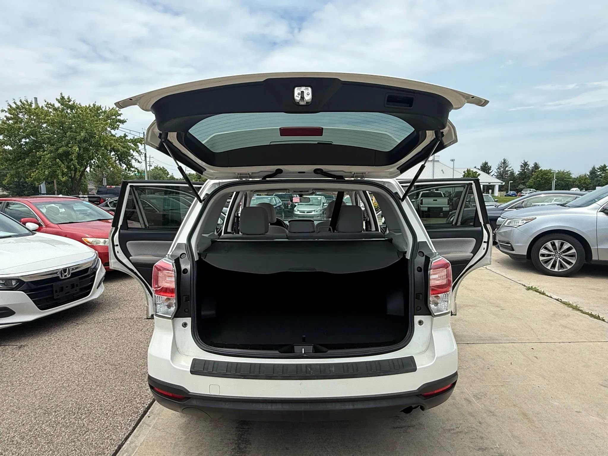 Used 2017 Subaru Forester 2.5i Premium w/ All-Weather Package image 21