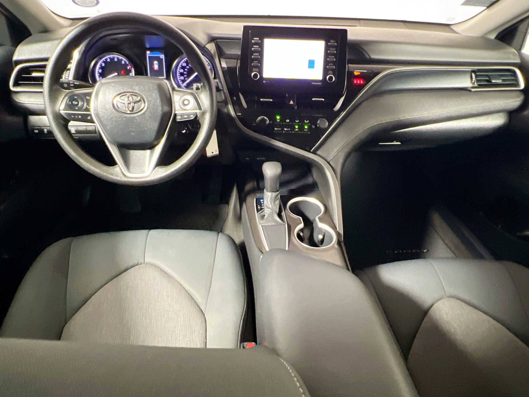 Used 2021 Toyota Camry LE FWD image 29