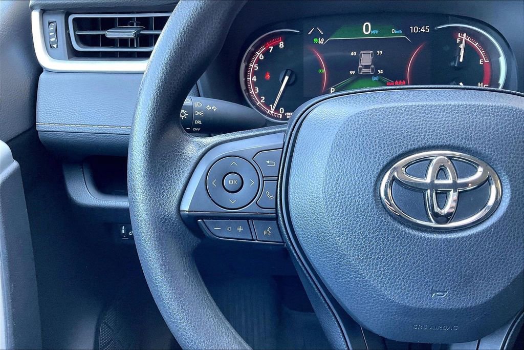 Used 2024 Toyota RAV4 LE AWD/4WD image 18