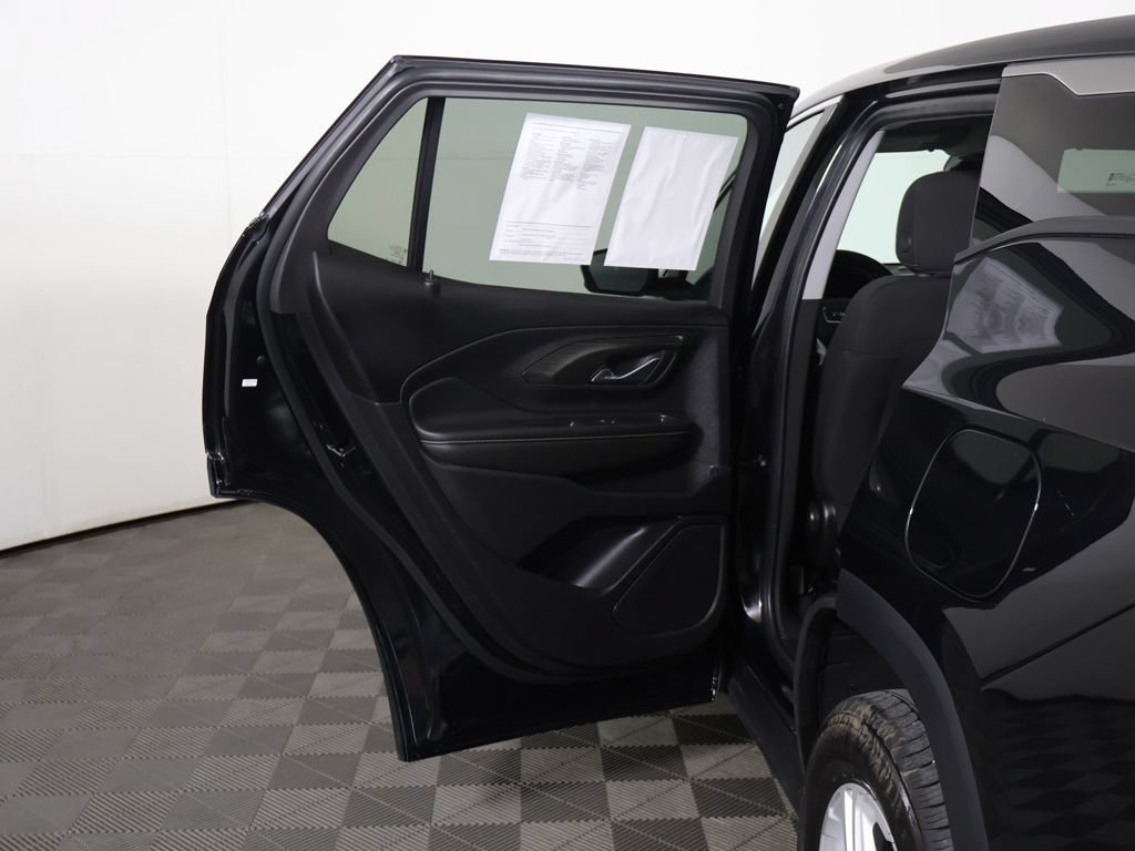 Used 2024 GMC Terrain SLE AWD/4WD image 17
