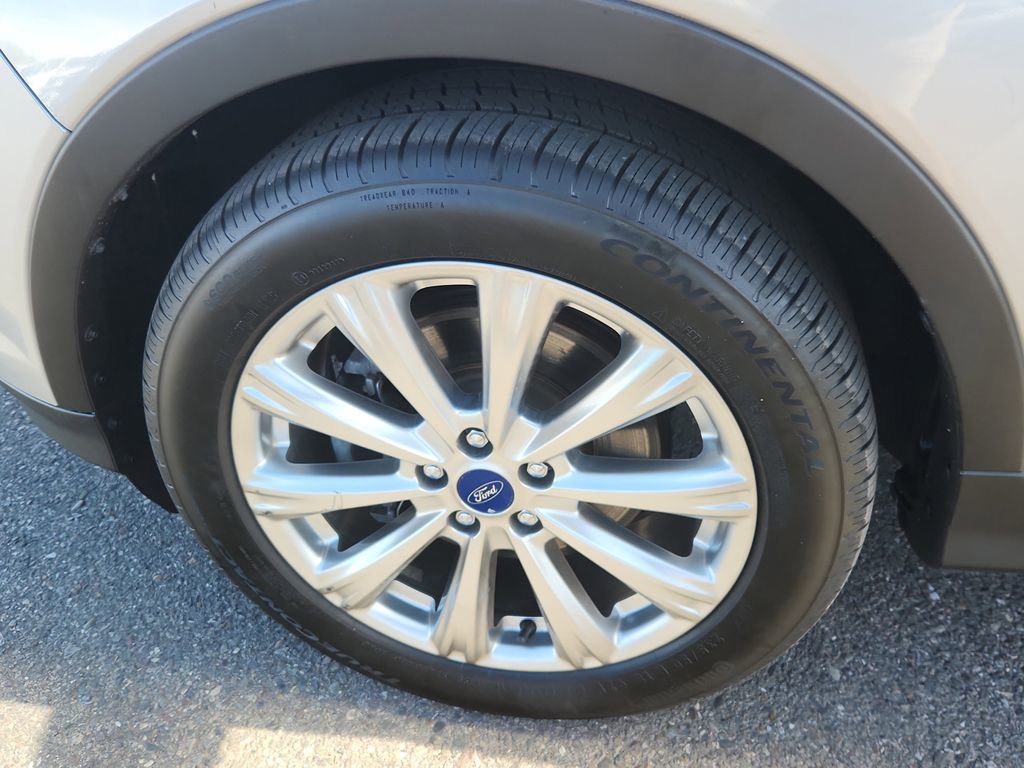 Used 2017 Ford Escape Titanium image 19