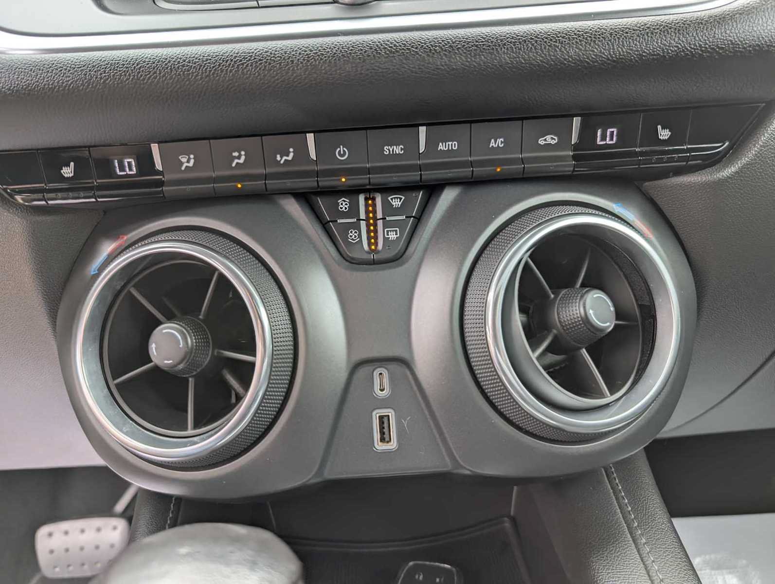 Used 2019 Chevrolet Blazer LT AWD/4WD image 30