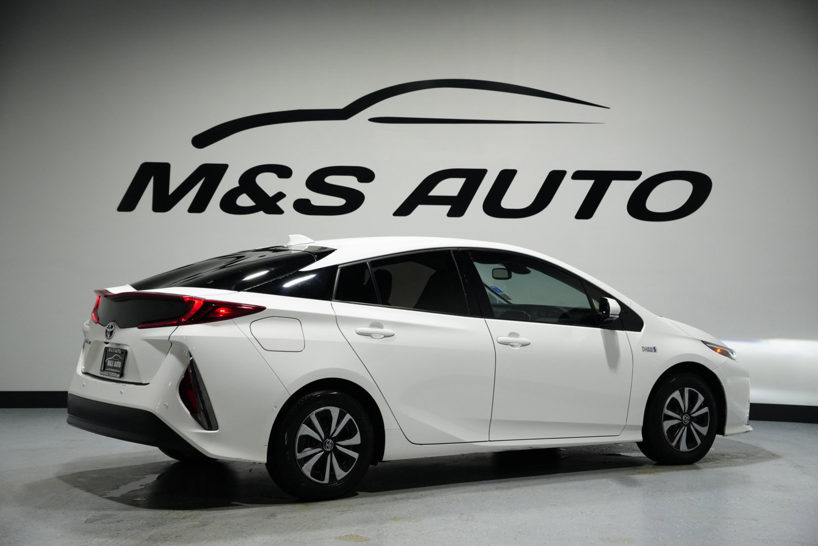 Used 2017 Toyota Prius Prime Advanced image 7