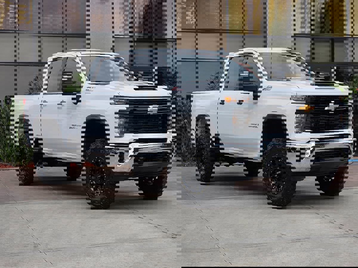 Used 2024 Chevrolet Silverado 2500 W/T w/ WT Convenience Package image 3