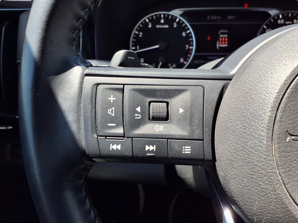Certified 2024 Nissan Pathfinder SV FWD image 13