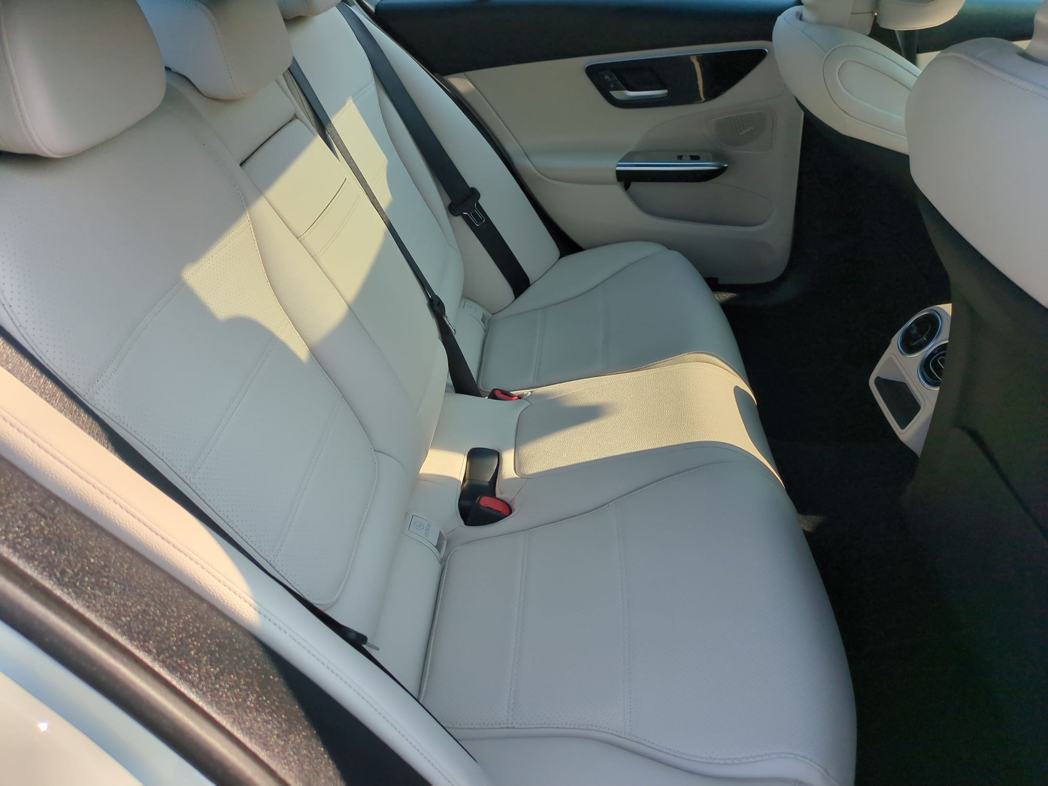 Used 2024 Mercedes-Benz C 300 4MATIC Sedan image 32