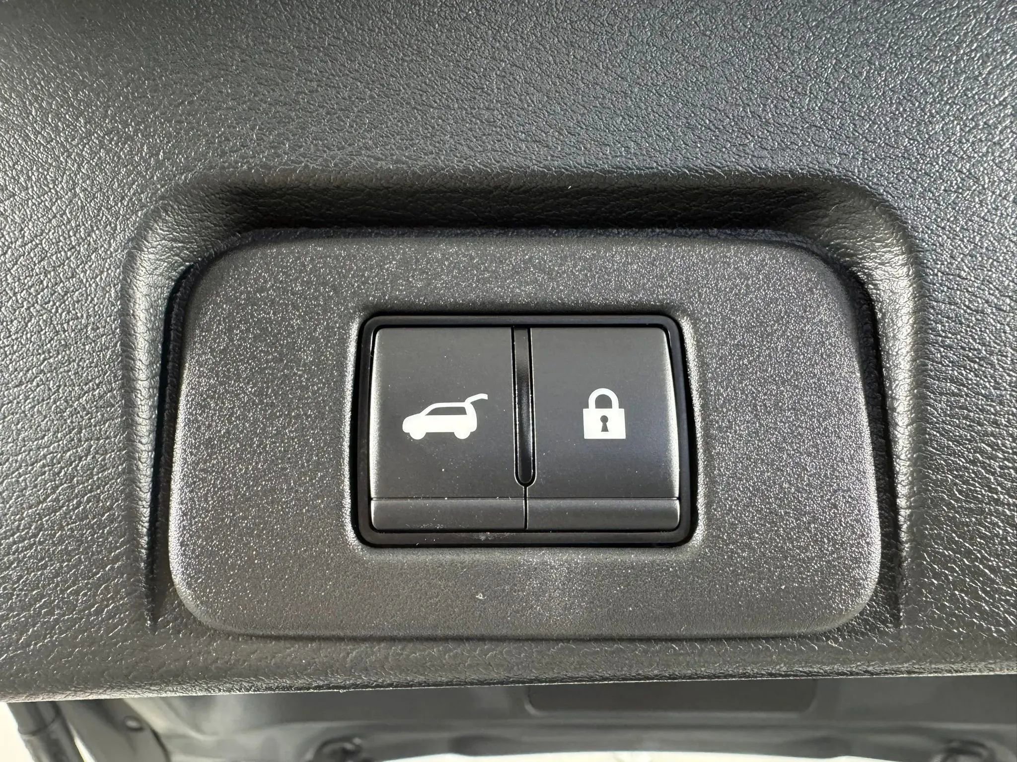 Used 2024 Nissan Rogue SV w/ SV Premium Package AWD/4WD image 30