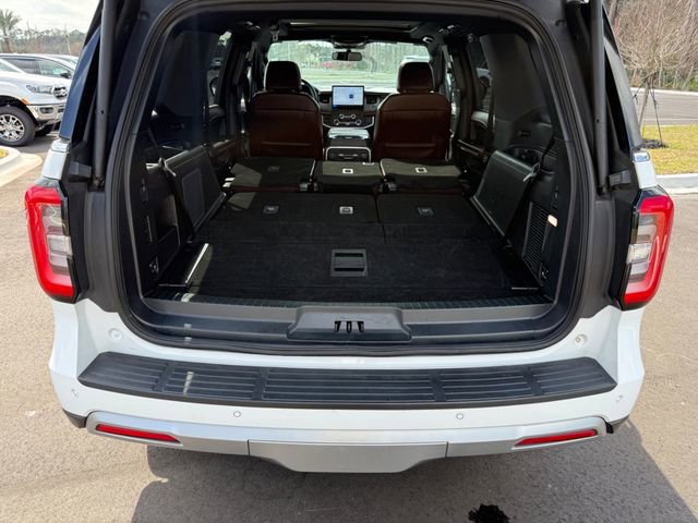 Used 2024 Ford Expedition Limited image 11