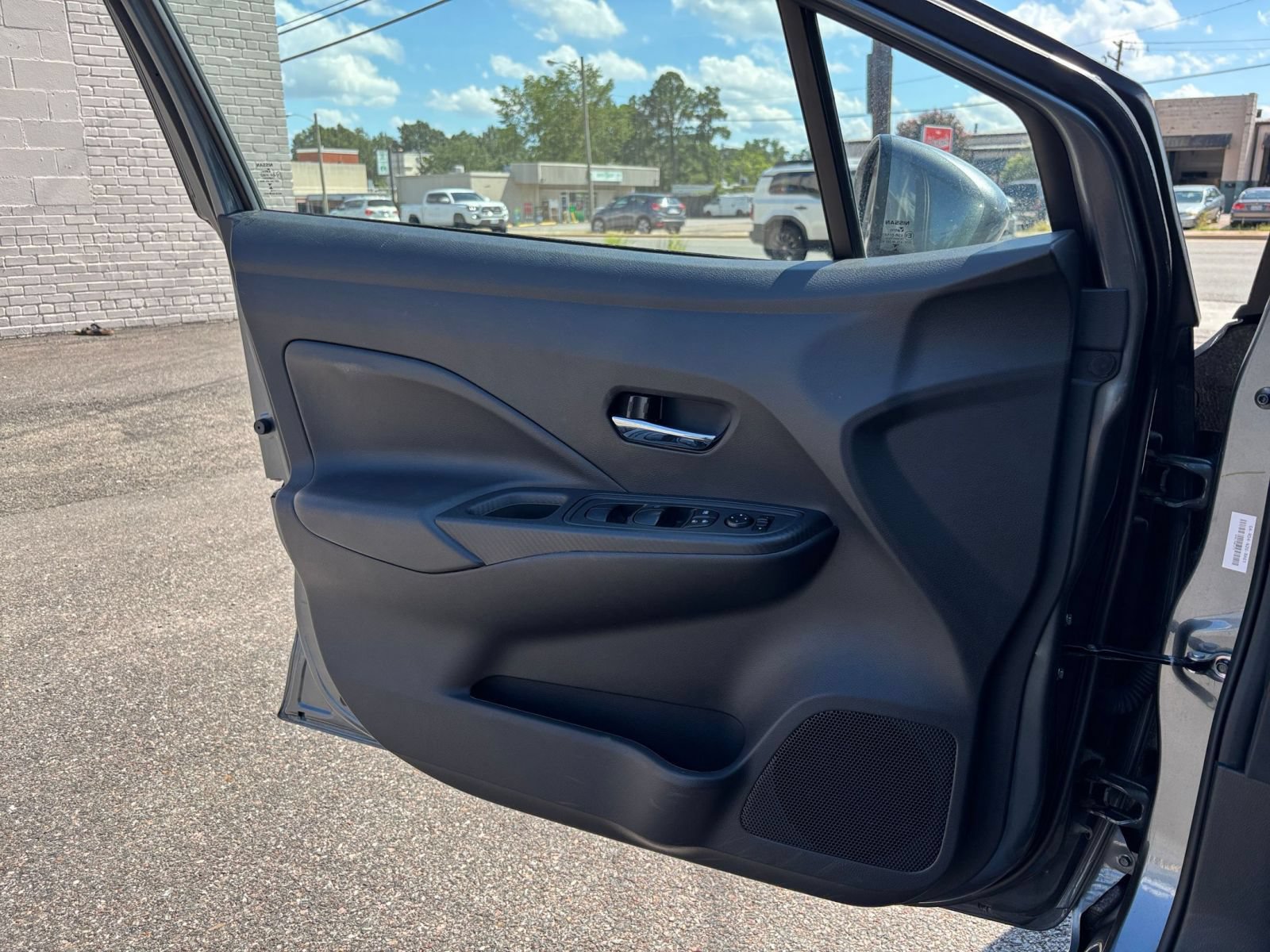 Used 2025 Nissan Versa SV FWD image 18