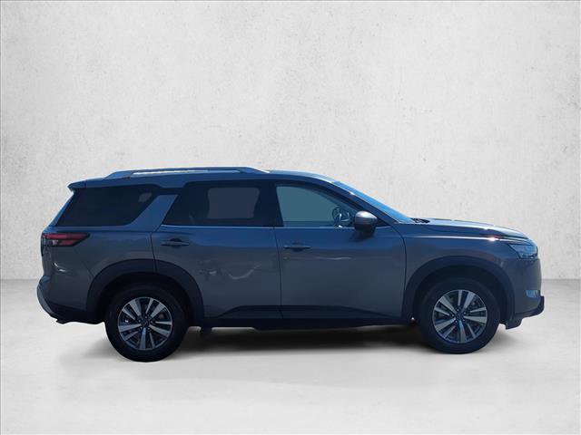 Used 2025 Nissan Pathfinder SL image 4
