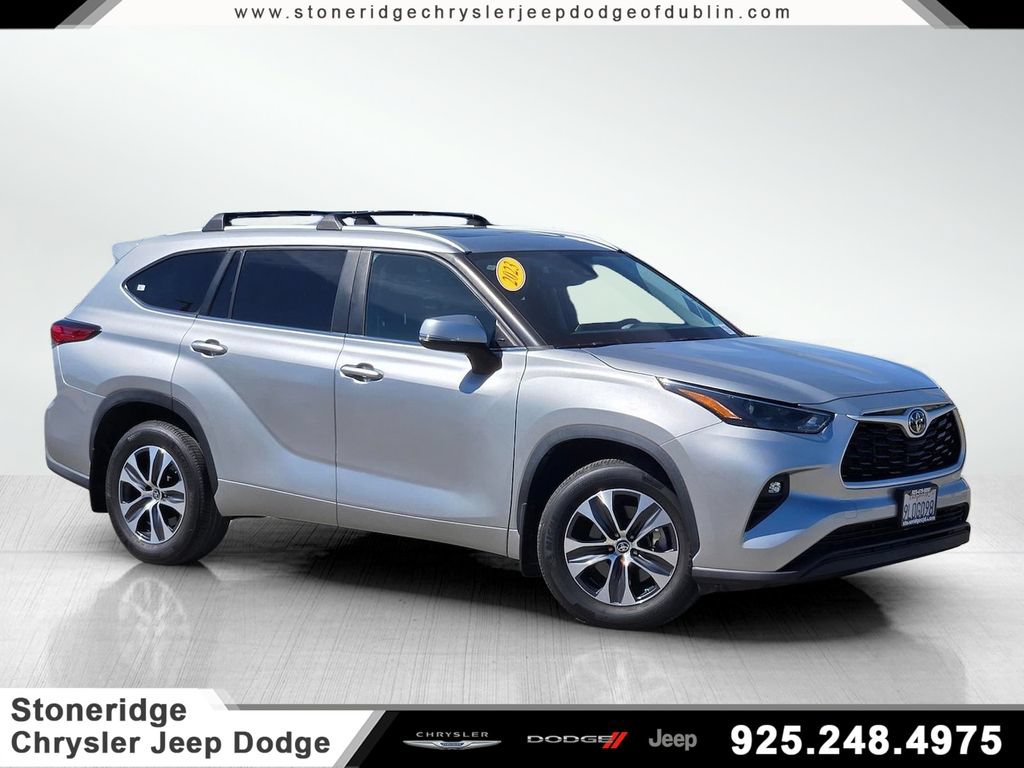 Used 2023 Toyota Highlander XLE