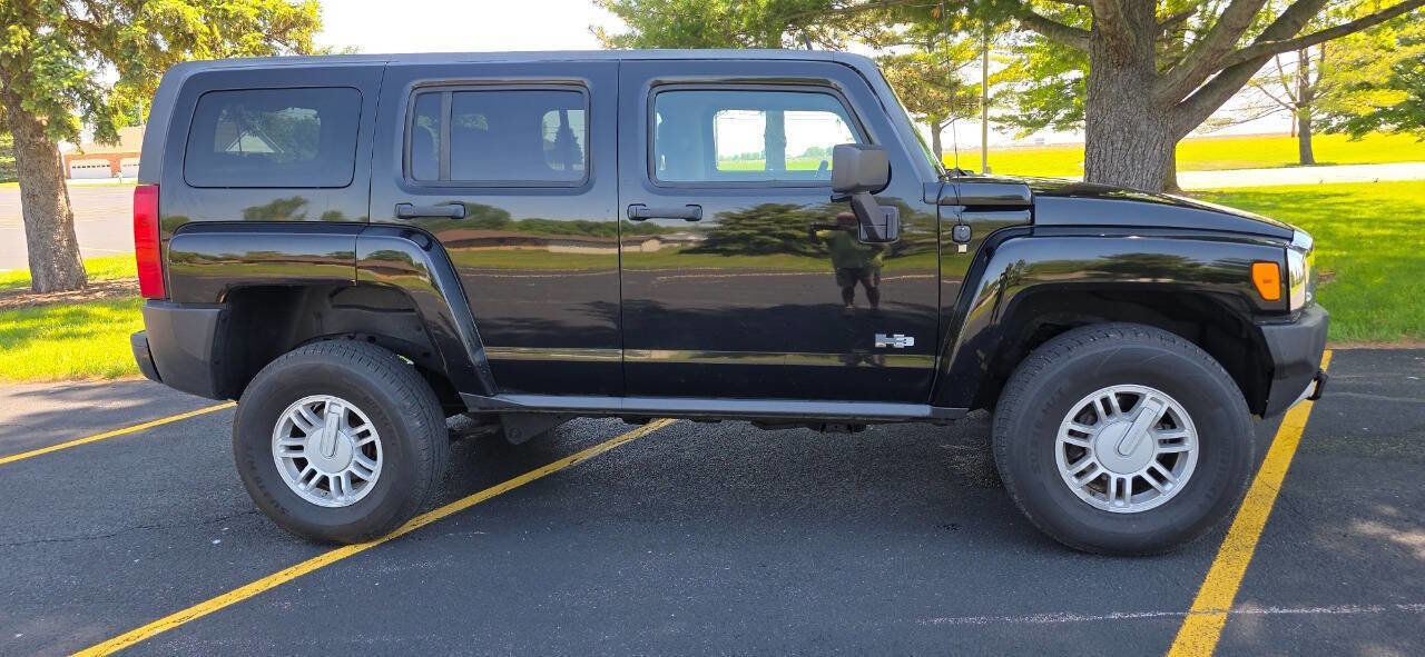 Used 2009 HUMMER H3 Luxury AWD/4WD image 3