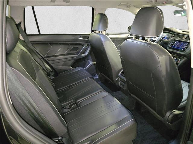 Used 2024 Volkswagen Tiguan SE image 11