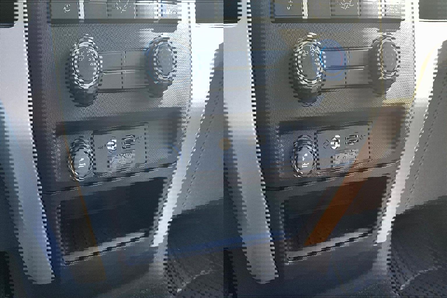 Used 2012 Ford F150 XLT w/ XLT Convenience Pkg image 17