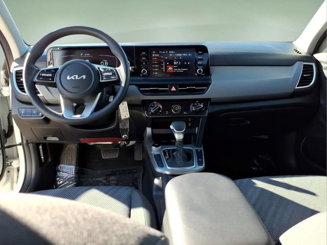 Used 2025 Kia Seltos LX AWD/4WD image 13