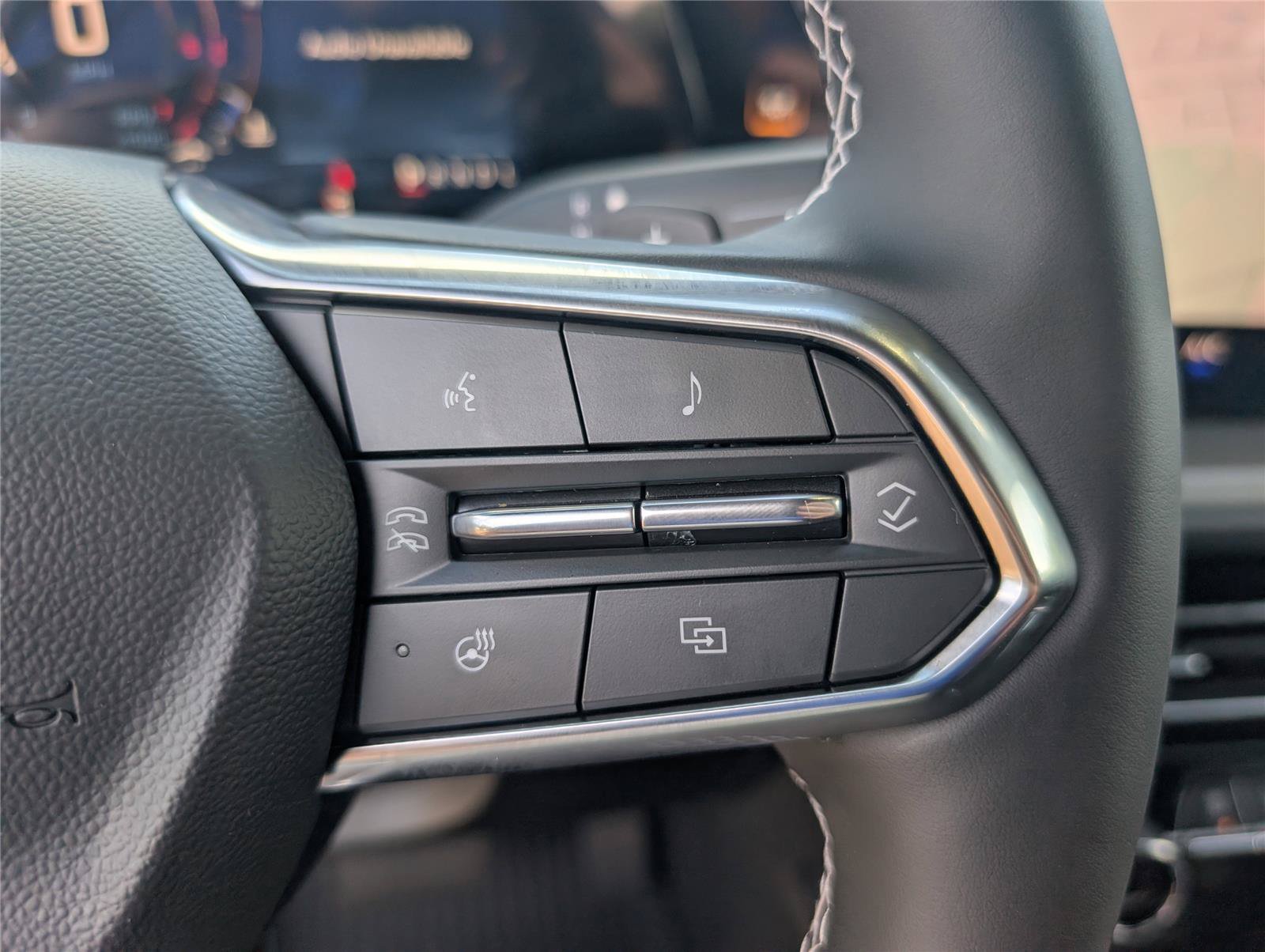 New 2026 Chevrolet Traverse LT w/ Sun and Wheel Package FWD image 25
