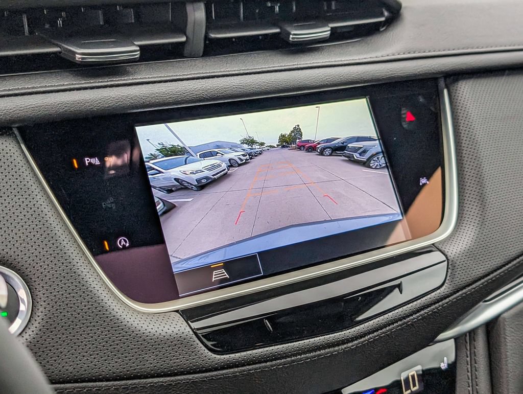 New 2025 Cadillac XT6 Luxury FWD image 31